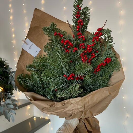 Букет из нобилиса и илекса (арт. 1404)