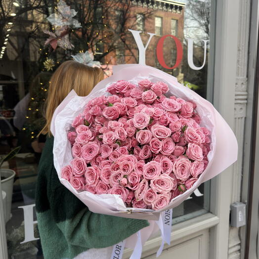 Mono Bouquet of pink spray roses 41 stems