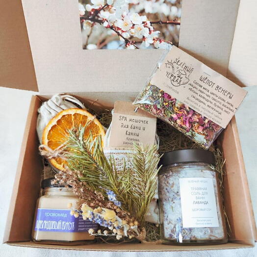 Подарочный набор  на 8 марта с мёдом и солью для ванн