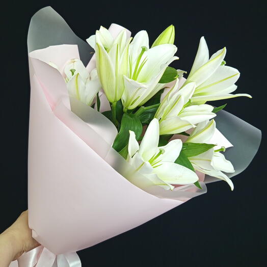 Букет 3  ароматные белые лилии *26