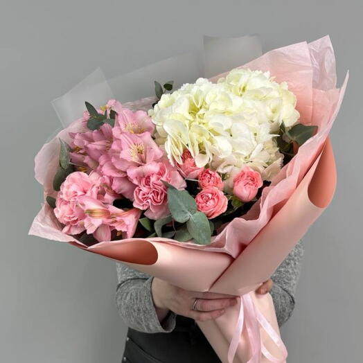 Bouquet "Konfetka" 🍭 of hydrangea, alstroemeria, spray roses and dianthus