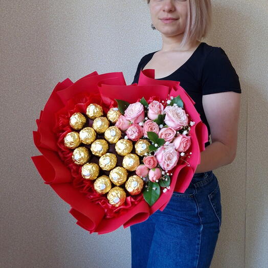 Букет из конфет и цветов