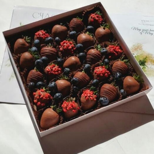 Premium ⭐ Клубника в шоколаде mix с голубикой, 25шт на подарок 🎁