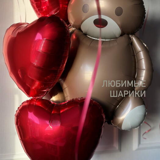 Красные сердца и мишка