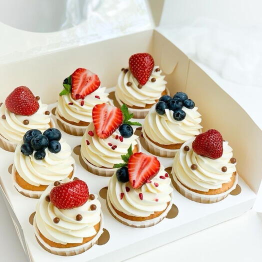 Cupcakes с клубникой, 9 штук
