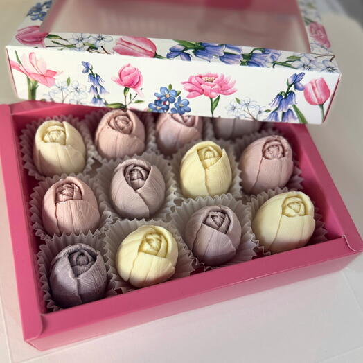 Set of 12 chocolate tulips
