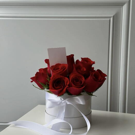 Коробка из 15 алых роз 🌹