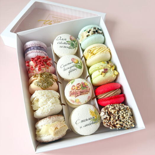 Подарочный набор Ассорти макарон на 8 марта 10 вкусов