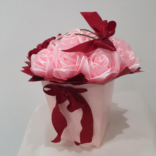 Цветы в коробке Розы