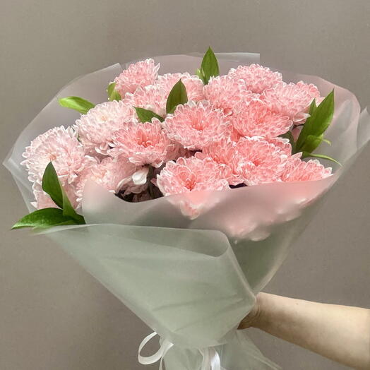 Моно букет из розовых кустовых хризантем