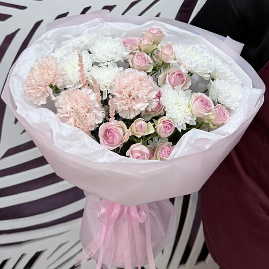 Букет🌸«Розовый сон» кустовая роза ,кустовая хризантема ,диантусы и лаванда