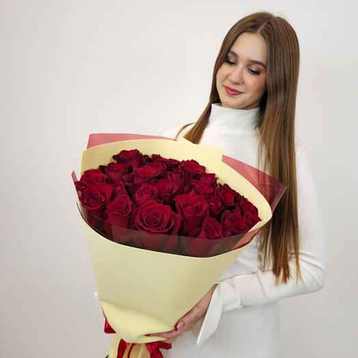 Букет из 25 красных роз