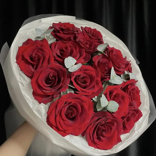 Бордовые розы 🌹