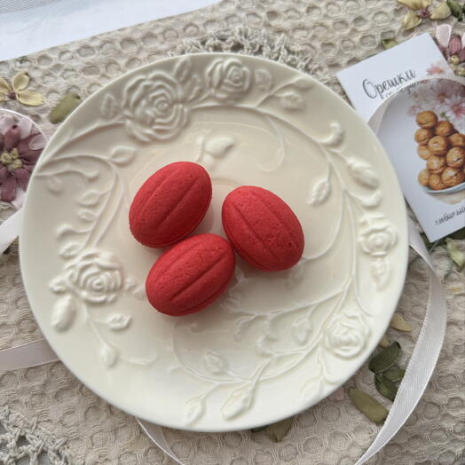 Орешки со сгущенным молоком +клубничный конфитюр