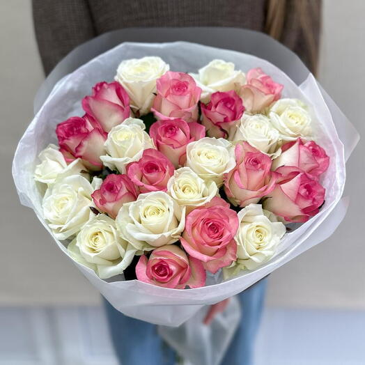 Букет из белых и розовых роз 25 шт🌼🌼