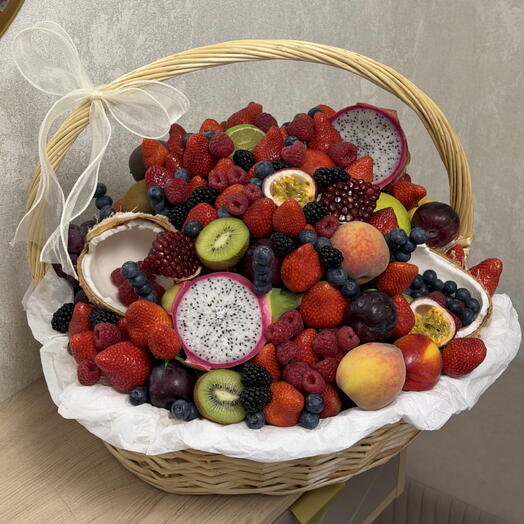Корзина с фруктами
