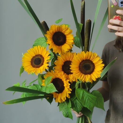 Букет с подсолнухами 💛