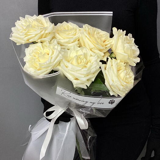 Bouquet of cream peony-shaped roses 7 pieces