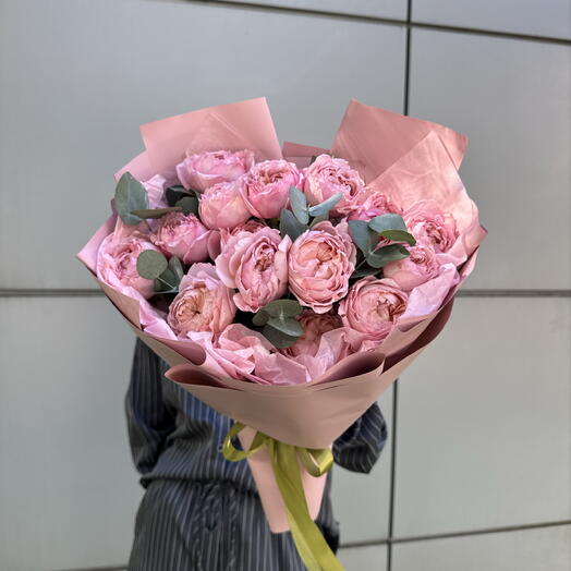 Монобукет с пионовиднами розами Сорта Джульетта с эвкалиптом 🌸💞