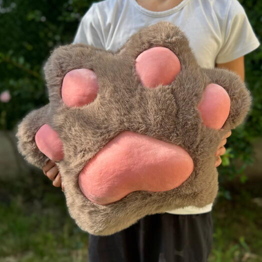 Мягкая игрушка лапа бежевая. Soft toy paw beige