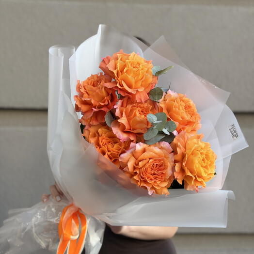 Букет «оранжевое солнце» 🌞 🧡 с яркой оранжевой французской розой и эвкалиптом 😍
