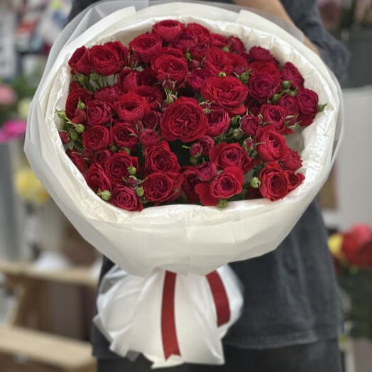 Моно букет из кустовых роз