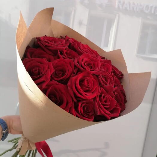 Красная роза 🌹 в крафт упаковке