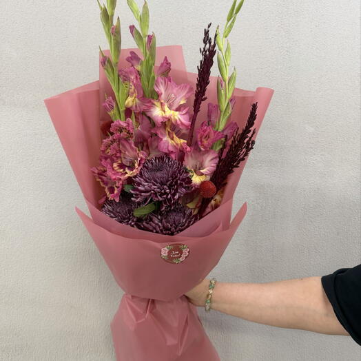 Букет из гладиолусов, с одноголовой хризантемой 🌹
