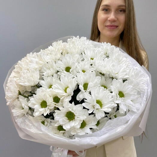 Букет из белых кустовых хризантем в стиле полевых ромашек, арт.236