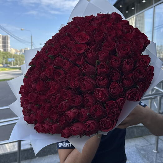 Некрупная бордовая Роза 151