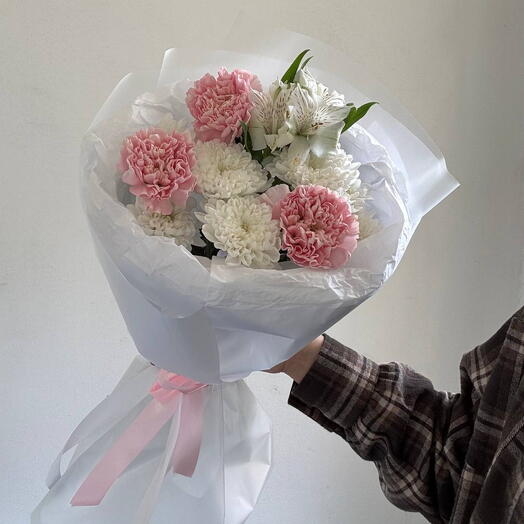 😍Букет из хризантемы, диантуса и белой альстромерии 😍