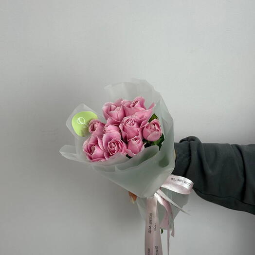 Букет из 9 розовых роз