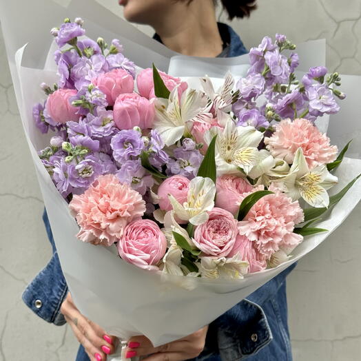 Букет из МАТТИОЛЫ , АЛЬСТРОМЕРИИ , пионовидных кустовых роз 🌸