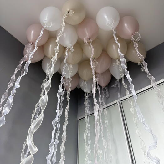 Воздушные шары под потолок с кудрявой лентой 21шт