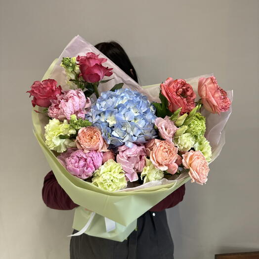 Дофаминовый большой букет с пионами  🎀💙