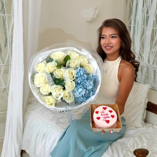 Gift set "Tender Confession" — 15 white roses, a pink hydrangea and a bento cake