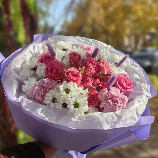 Сборный букет в лавандовых оттенках