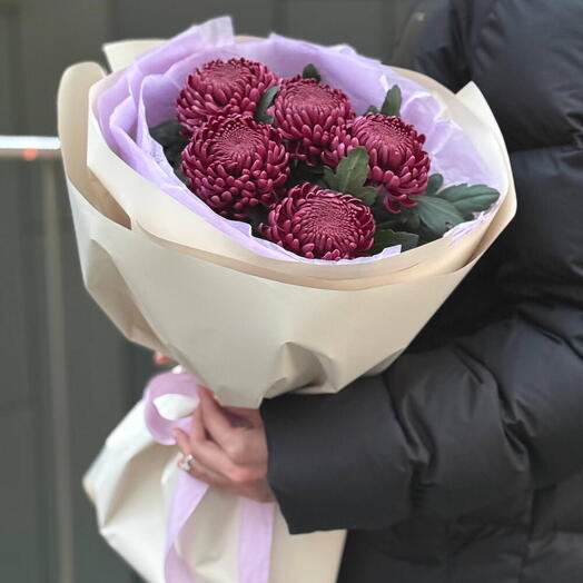 Букет Кураж из 5 хризантем сорта бигуди