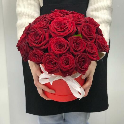 25 red roses in a box