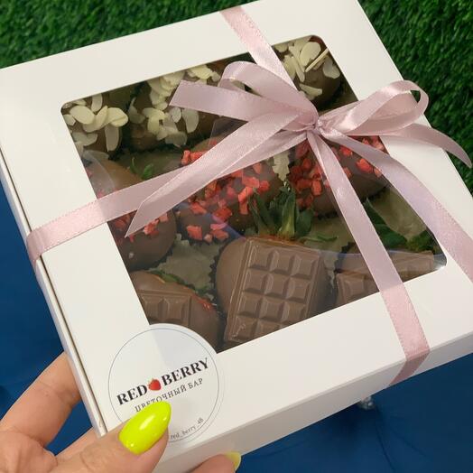 Бокс из клубники в шоколаде "Наслаждение" 🍓