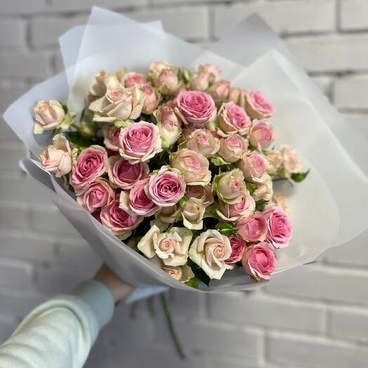 11 кустовых роз