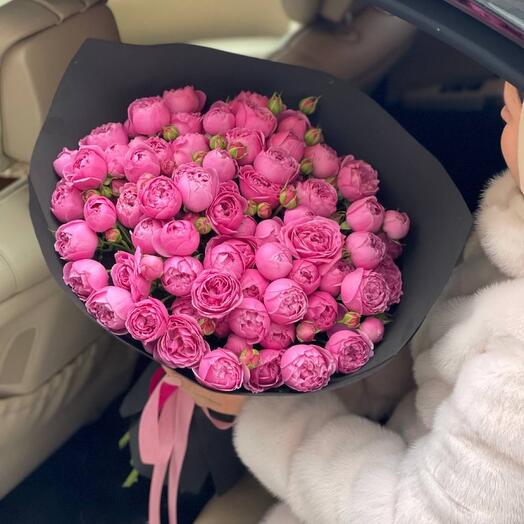 A chic bouquet of bush peony roses