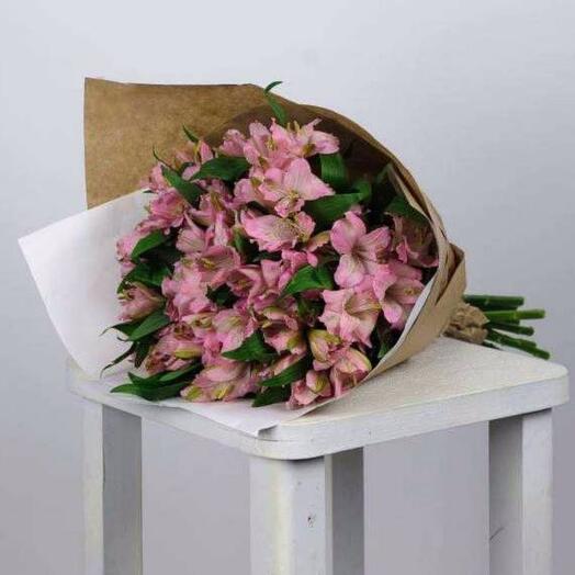 Букет из альстромерии