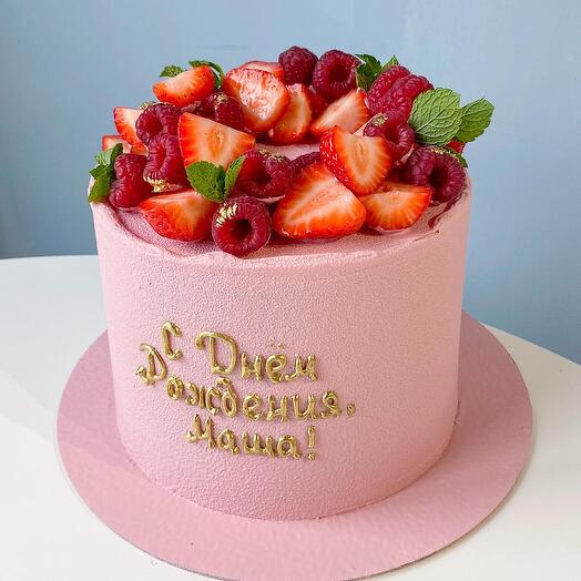 Cake with berries