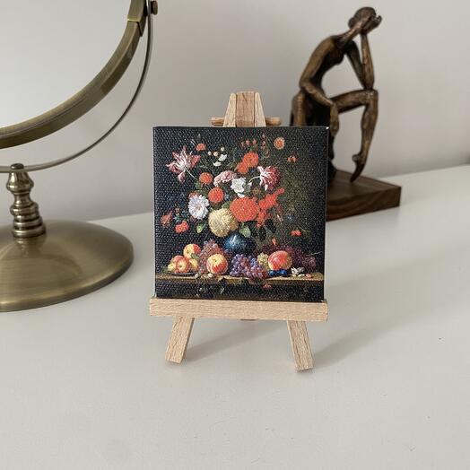 Мини мольберт с натюрмортом из цветов и фруктов