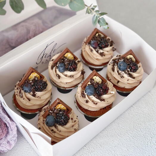 Snickers Cupcakes