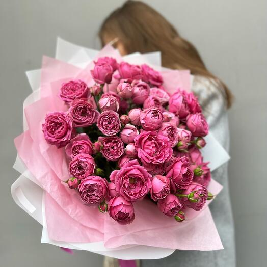 Букет из 15 кустовых пионовидных роз 040