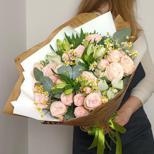 Bouquet with peony-shaped roses