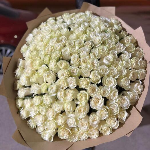 Bouquet of premium white roses