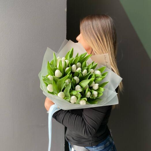 Монобукет из 31 тюльпана в матовой упаковке🌷 он